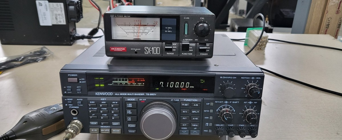 KENWOOD TS-690Ｖ トランシーバー KENWOOD TS-690V All Mode Transceiver 10W Amateur Ham Radio