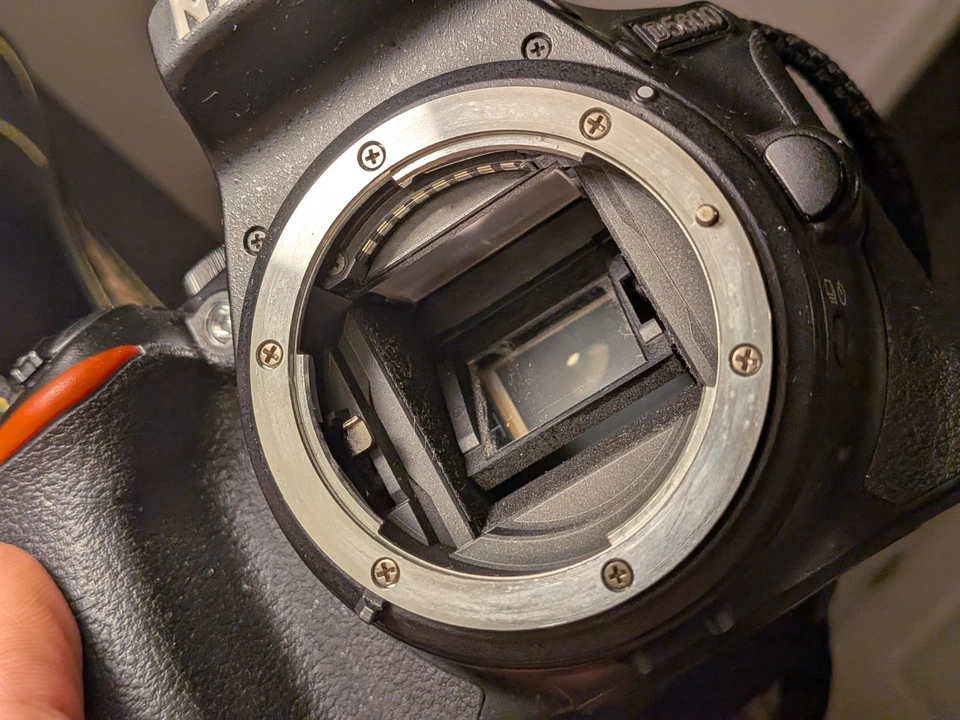 Nikon D5600 24.2 MP Digital SLR Camera W/ 128GB SD & Battery - Works Perfectly - Image 4 of 4