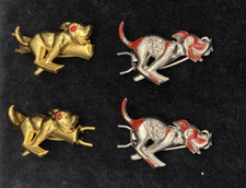 BARRETTES 2 PAIRS 1940'S NEW-ON-CARD DBL PRONGED FASTENER DOGS 1-Gold-1 Silver