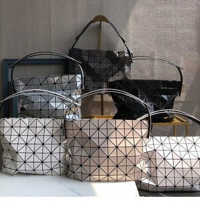 BAO BAO ISSEY MIYAKE Women's Classic handbag Crossbody Pillow Bag