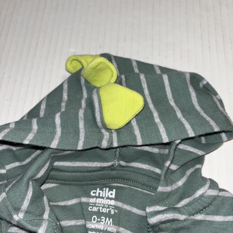 Chaqueta de dinosaurio a rayas verdes de 0 a 3 meses, marca Child Of Mine de Carter’s Foto 3 de 3