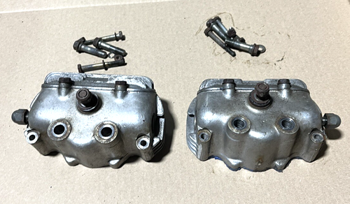 Triumph 750 T140 TR7 ENGINE CYLINDER HEAD VALVE ROCKER BOXES OIF TR7RV - Picture 3 of 8