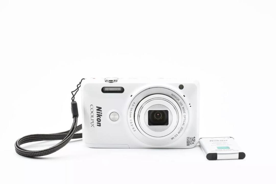 Nikon Coolpix S6900 16.0 MP Compact Digital Camera - White