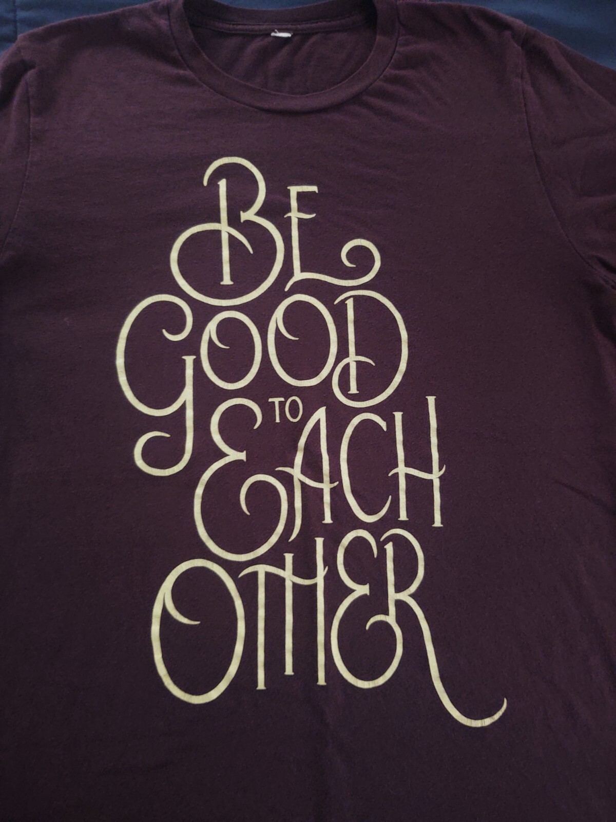 ALTRA HOPE: Rara maglietta Unlock Hope "Be Good To Other" Burgundy Tee Medium