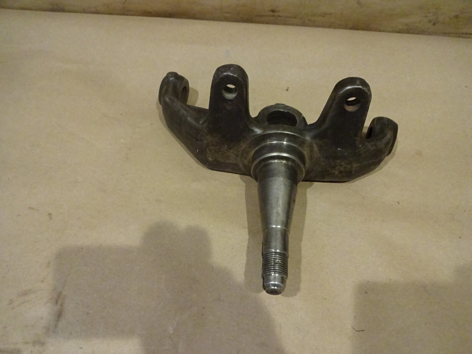 Ferrari 308 - LH Front Stub Axle - P/N 115965