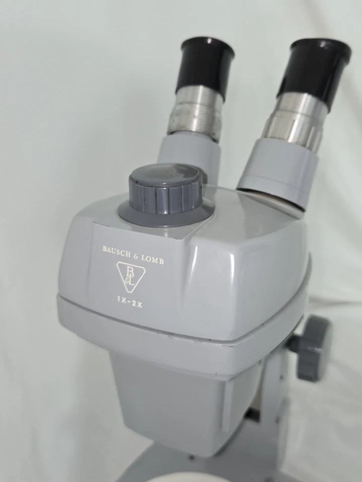 Microscopio binocular con zoom estéreo Bausch & Lomb 1x-2x Foto 2 de 4