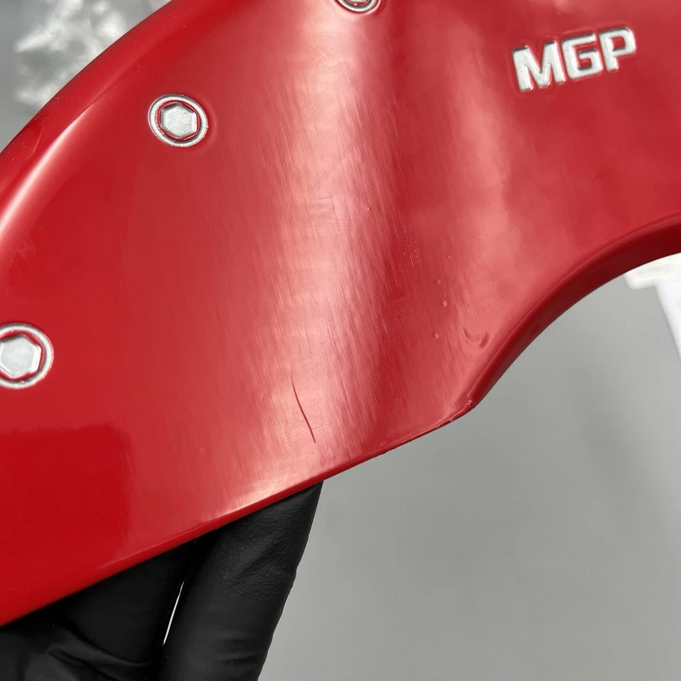 Capas de pinça de freio MGP 2013-18 Audi S7 2016-18 Audi S6 vermelho/prata -15224SMGPRD - Imagem 3 de 4