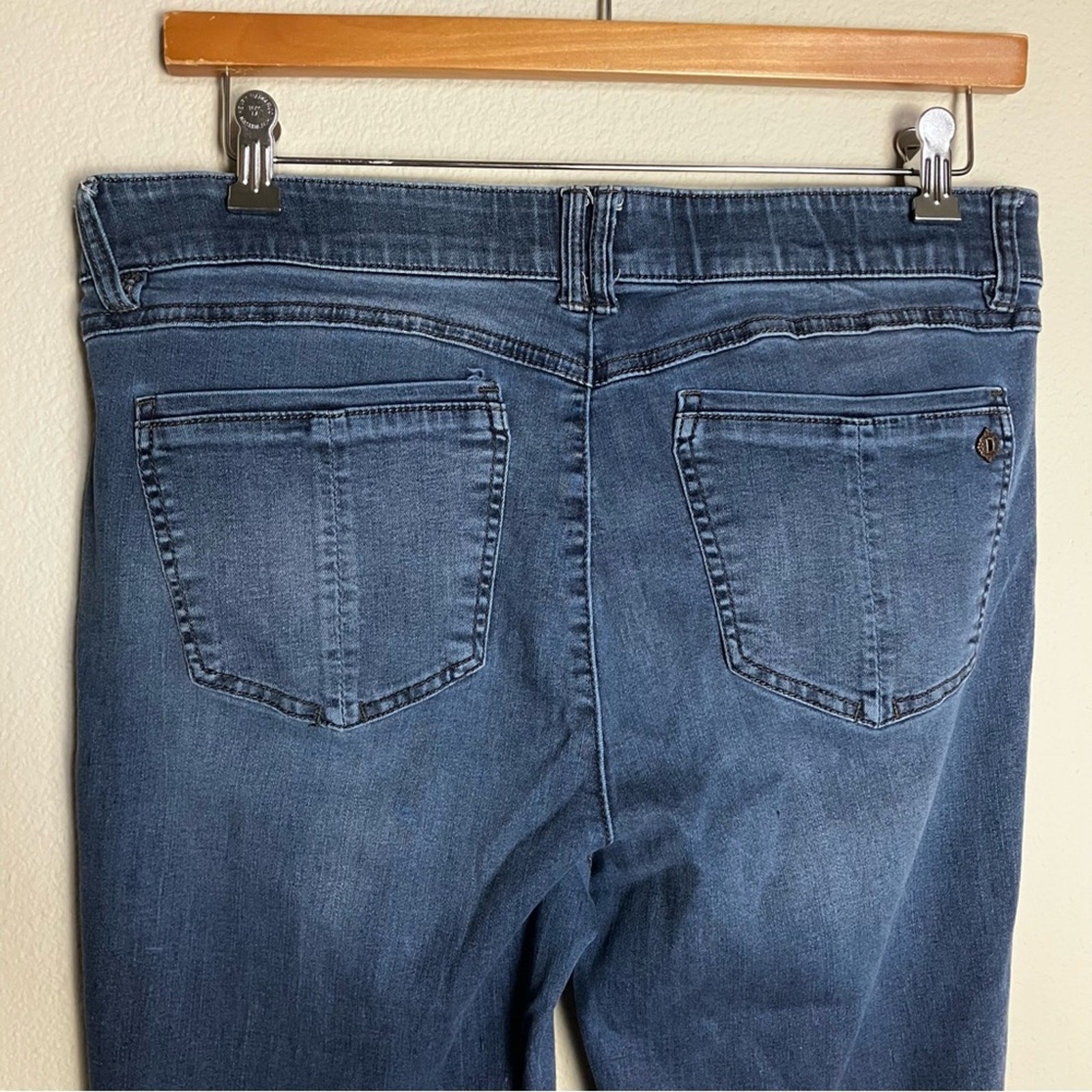 DEMOCRACY "Ab" Solution Itty Bitty Bootcut Jeans … - image 6