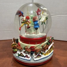 Macy's Thanksgiving Day Parade 2010 Music Globe- See Notes