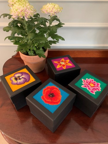 Tigerlily Appletons Wool Floral Tapestry Needlepoint Kit - memory keepsake box - Picture 6 of 9