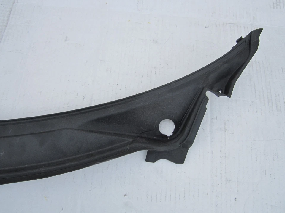 rg40461 Porsche 911 2020 2021 2022 2023 Front windshield Cowl Trim Cover OEM - Image 3 of 4