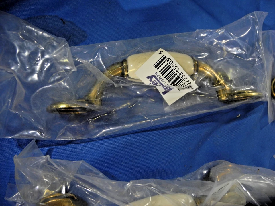 (10) Pack LOT Laurey 15503 3-Inch C/C Cabinet Door Pulls, Almond-Antique Brass - Image 4 of 4