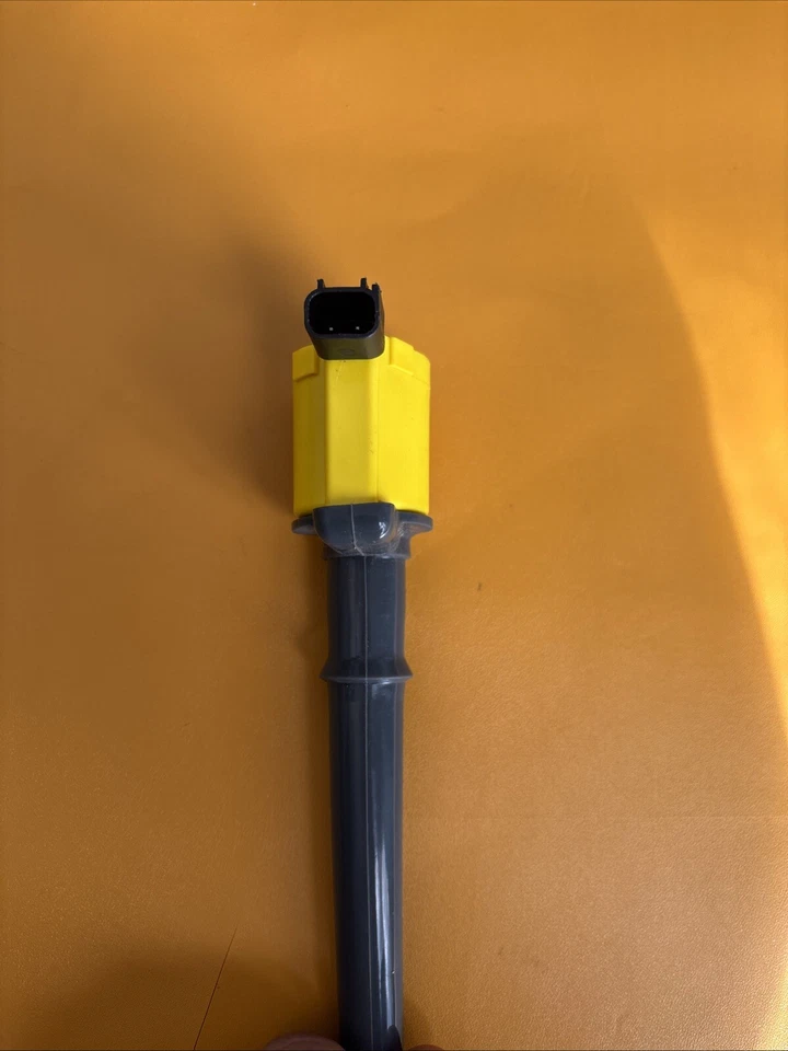 Yellow Lgniton Coil 1999 2004 Lincoln Navigator (Open Box ) - Image 2 of 4