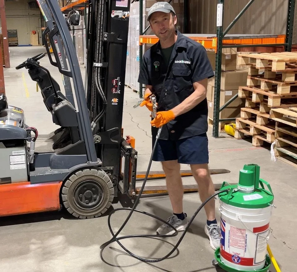 LockNLube X-Series Grease Pump Kits – Air Powered, 5 Gal / 16 Gal / 55 Gal - Image 3 of 4