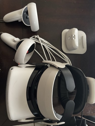 Meta Quest 2 Headset 128GB, Pre-Owned With Accessories