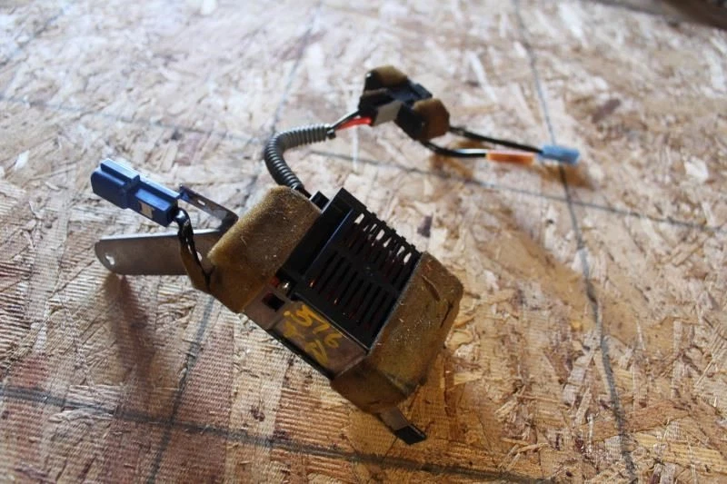 1998 1999 2000 LEXUS LS400 REAR HEATER GLASS DEFROST RELAY 05312-701AM - Image 2 of 4