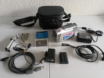 JVC Digital Video Camera GR-D21E minidv Camcorder handycam mit viel Zubehör 