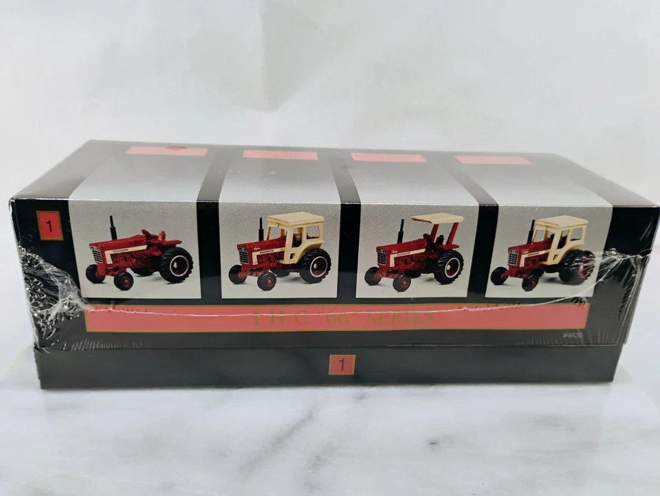Juego de tractor de juguete Ertl IH serie 66 #1 vintage escala 1/64 #4630 nuevo sellado 1991 Foto 2 de 4