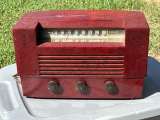 RCA Victor Catalin Bakelite Tube Radio 66x8 Untested AS IS BARN FIND