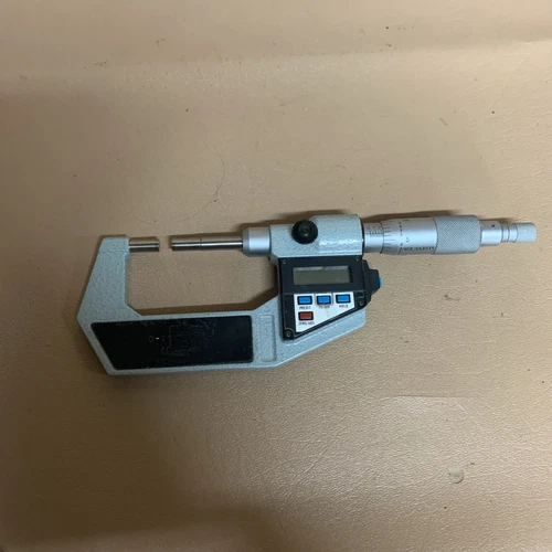 Mitutoyo 0-1", 406-711 micrometer and Metric Digital