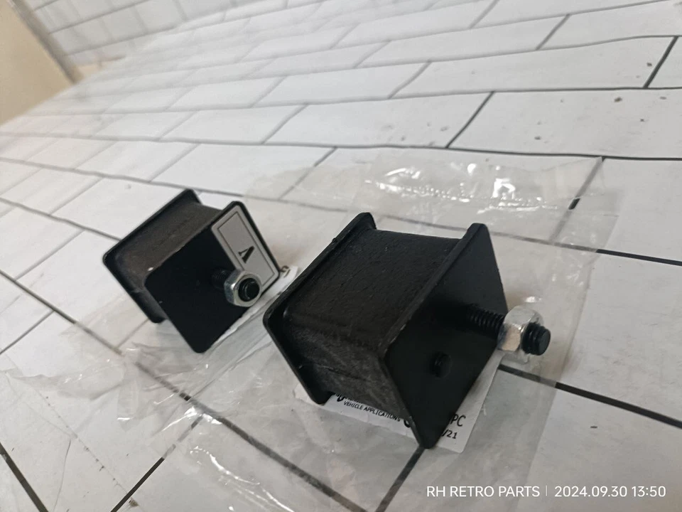 Комплект креплений двигателя DATSUN 1200 (для B110 B120 B210 Ute Sunny) 2 шт. новые - Изображение 4 из 4