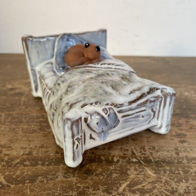 Rosenthal Netter, Inc Keramik Katze auf einem Bett Figur Vintage