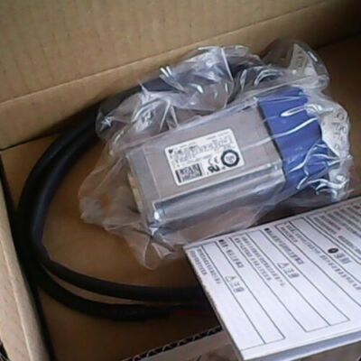 1PC OMRON SERVO MOTOR R7M-Z10030-BS1 R7MZ10030BS1 New In Box 