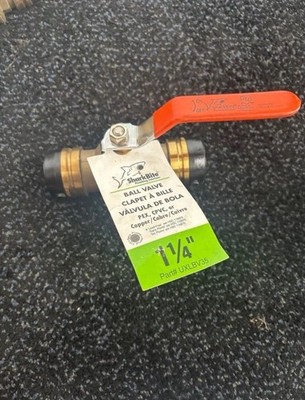Shark Bite 1 1/4'' ball valve Pex, CPVC, Copper - UXLBV35