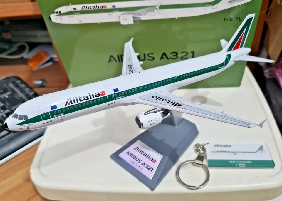 Alitalia TEAM Airbus A321 CEO  I-BIXL - Scala 1:200 Die Cast - JFox 200 - Immagine 2 di 4