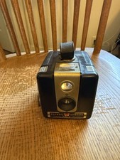 Vintage Kodak Brownie Hawkeye Flash Model Camera w/ Handle   Art Deco Box Camera