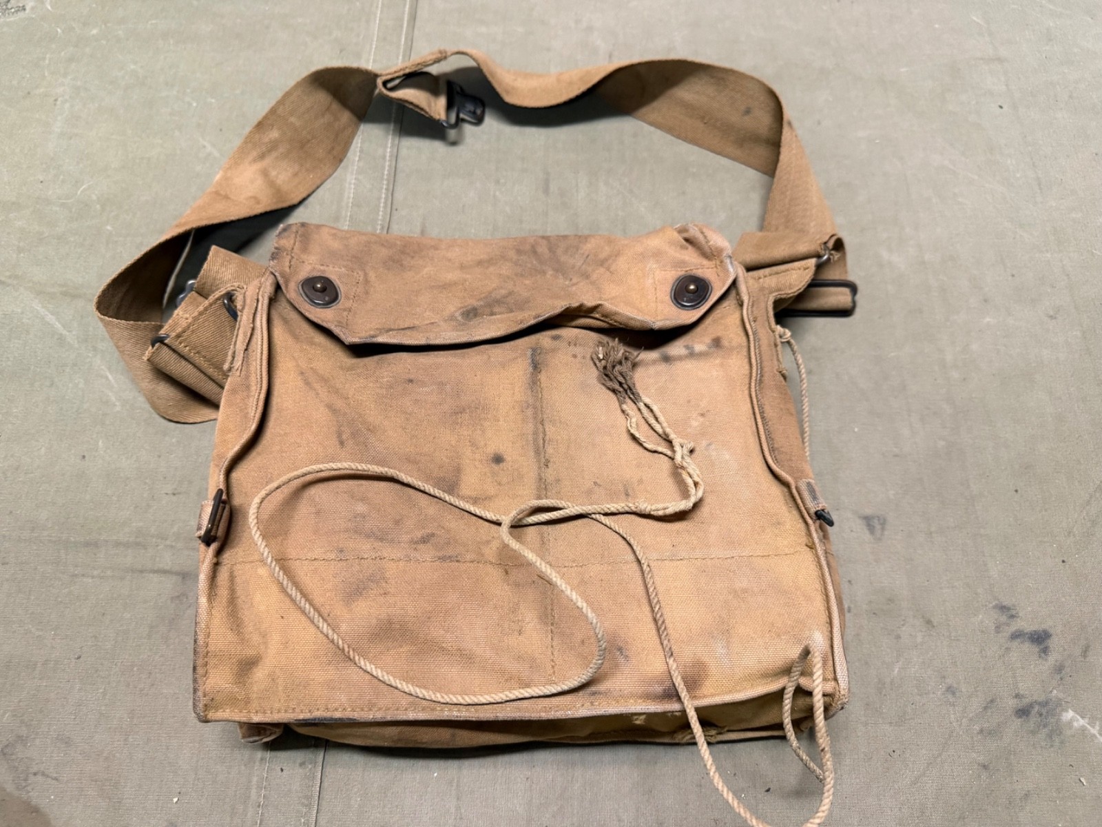 ORIGINAL WWI  US ARMY M1917 SBR GAS MASK CARRY BAG-NAMED