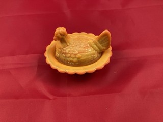 VINTAGE MOSSER ORANGE SLAG GLASS MINI/SALT CELLAR NESTING HEN 2.5'' GLOWS!