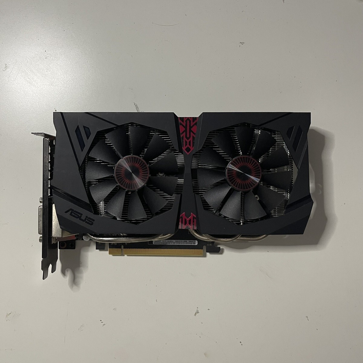 ASUS GTX 960 (2048 MB) (STRIX-GTX960-DC2OC-2GD5) Graphics Card