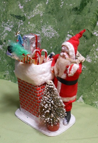 Japan Santa Standing Next to  a Chimney - Clay Face, Cotton - Picture 2 of 3