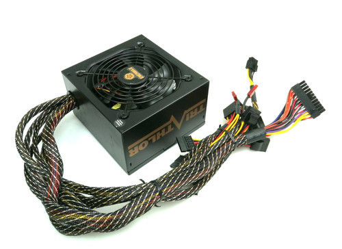 PC-Netzteil ENERMAX / Model: ETA450AWT / max. 450 Watt