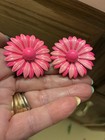 Vtg Pink Daisy Clip On Earrings — photo 6