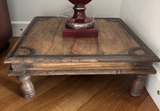 tavolino quadrato in legno
