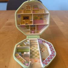 Polly Pocket Polly's School Compact Playset Set with Figures 1990 Bluebird