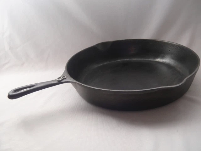 Vintage 1930s Unmarked Lodge 1 Notch Raised 8 Cast Iron Skillet -Cleane+Seasoned