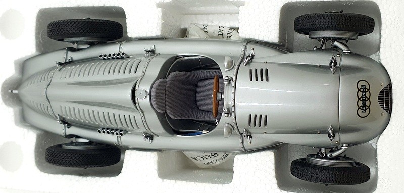 CMC 1/18 Auto Union Typ D ① CMC 1/18 Scale Auto Union Type D 1938 M-027 Engine cover paint