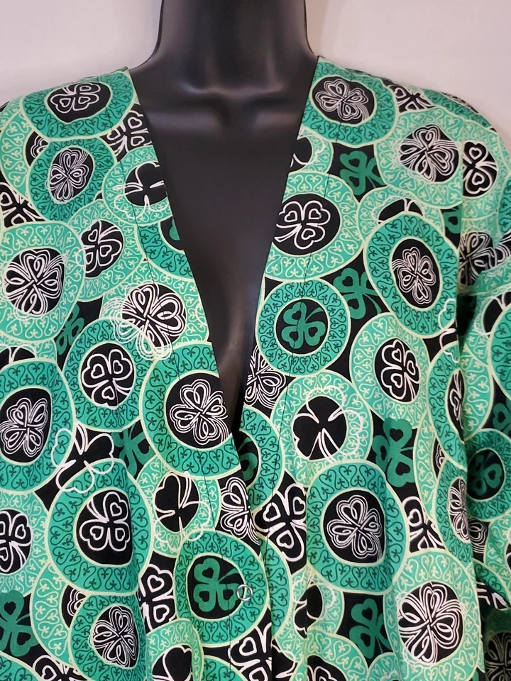 Tafford Women's Lucky Scrub Jacket/Coat Size Medium Snap Up With 2 Pockets. - Image 3 of 4