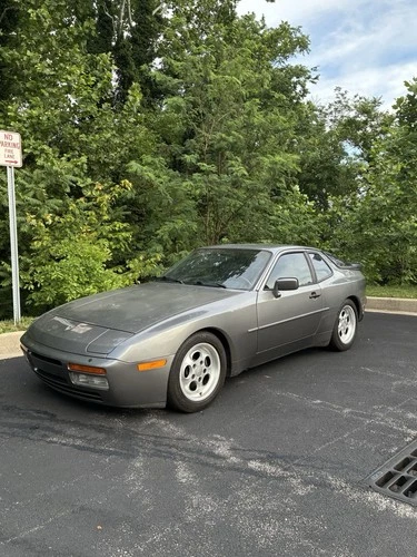 1986 Porsche 944 Image 1 of 4