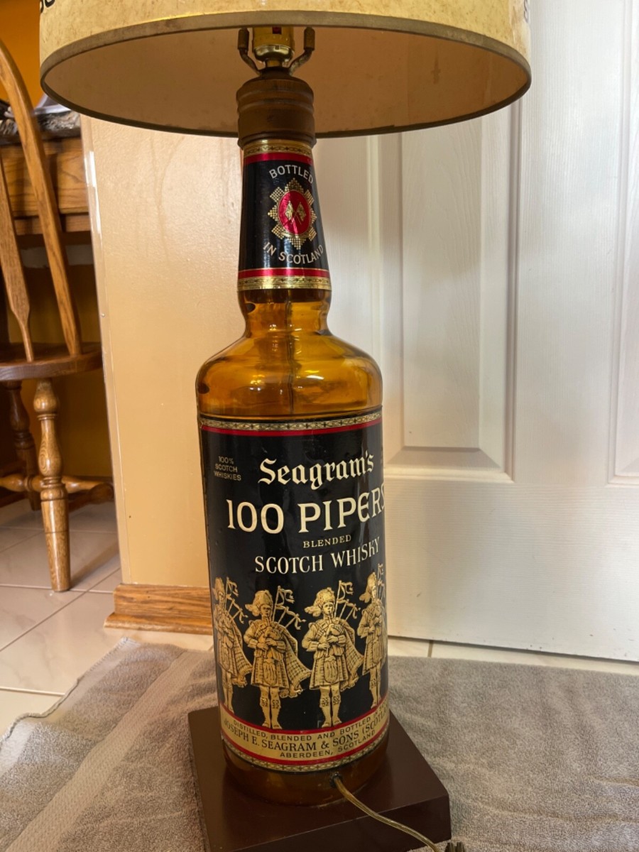 RARE VTG SEAGRAMS 100 PIPERS SCOTCH TABLE LAMP BAR DISPLAY *WORKS 