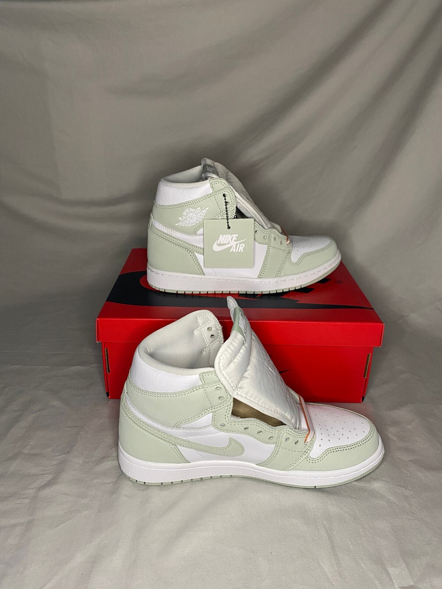 Nike Air Jordan 1 High OG Seafoam Size 8.5 CD0461-002 Wmns Jordan 1 Retro High OG  main image 3