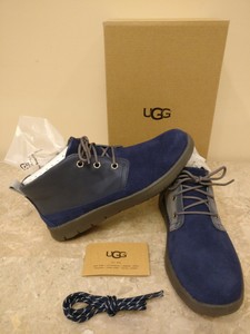 navy blue boy uggs