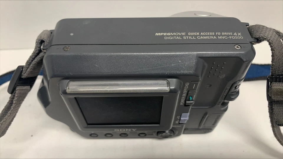 Sony Mavica MVC-FD200 Digital Still Camera 2.0MP  Needs Battery - Image 3 of 4