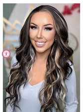 Fabrycznie nowy z metką - Chelsey Smith Crowns - Peruka Barrett Lone Wolf