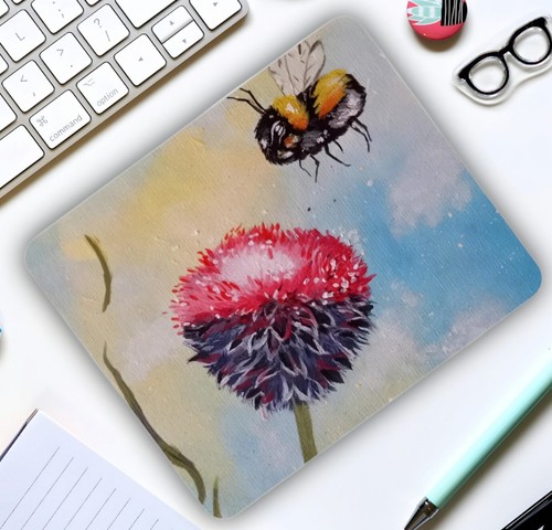 Bumble Bee & Flower Mouse Mat. Botanical Design Mouse Pad. Nature Office Decor - 第 2/7 張圖片
