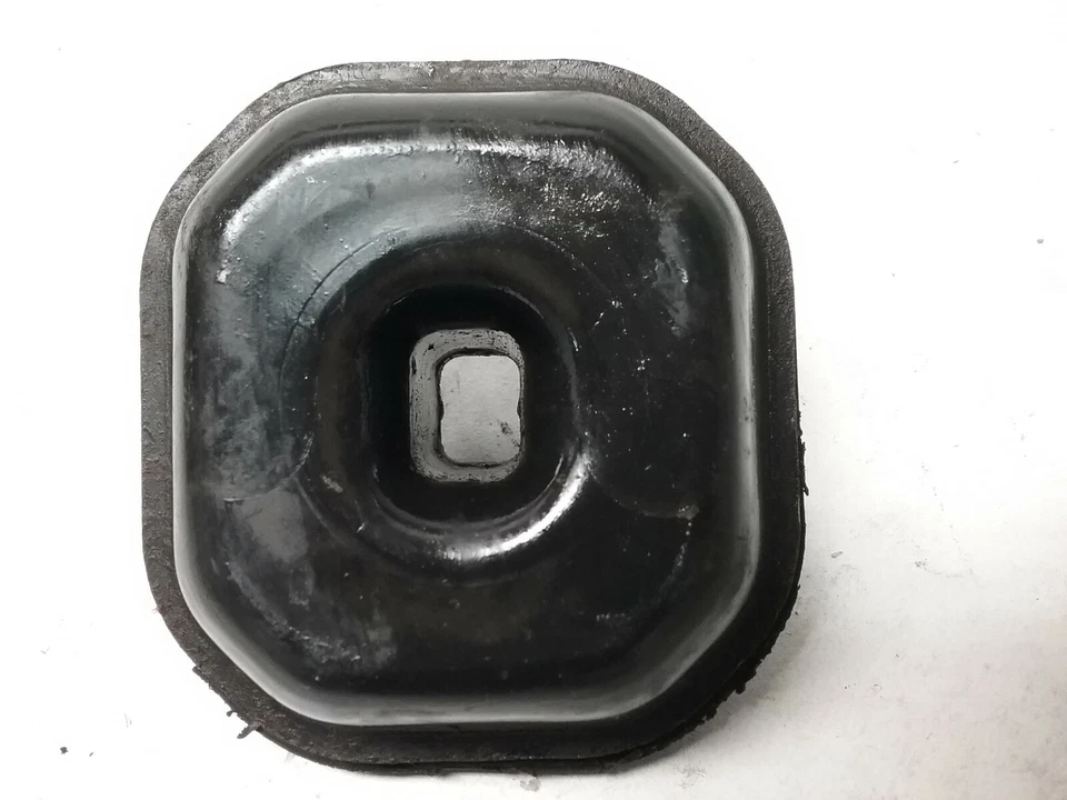 2000 Chevy Express 1500 ( Van) Body Mount Frame Cushion  15727514  5.0L  V8  2WD Foto 4 de 4