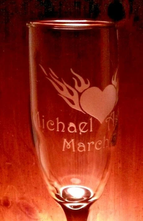 Juego de 2 flautas de champán de compromiso Flame Heart personalización gratuita  Foto 3 de 4